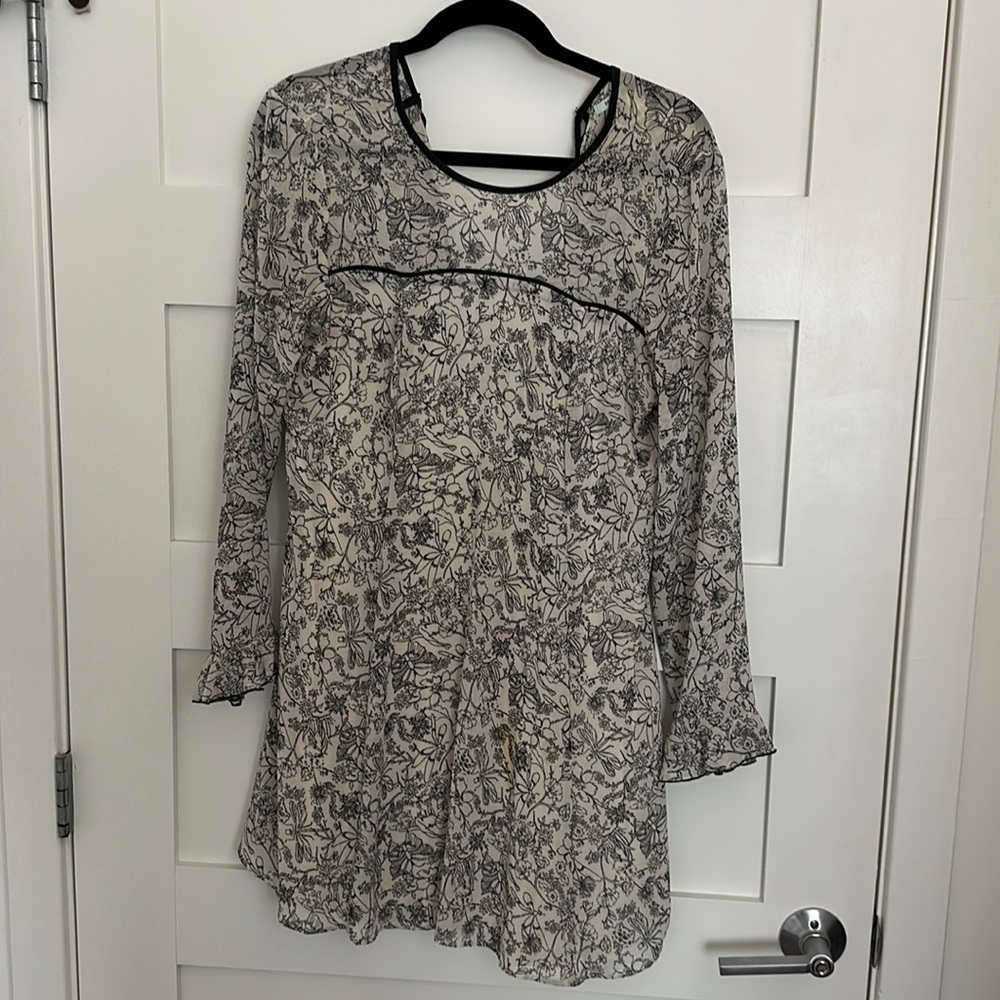 Kimchi Blue (Urban Outfitters) long sleeve mini dress